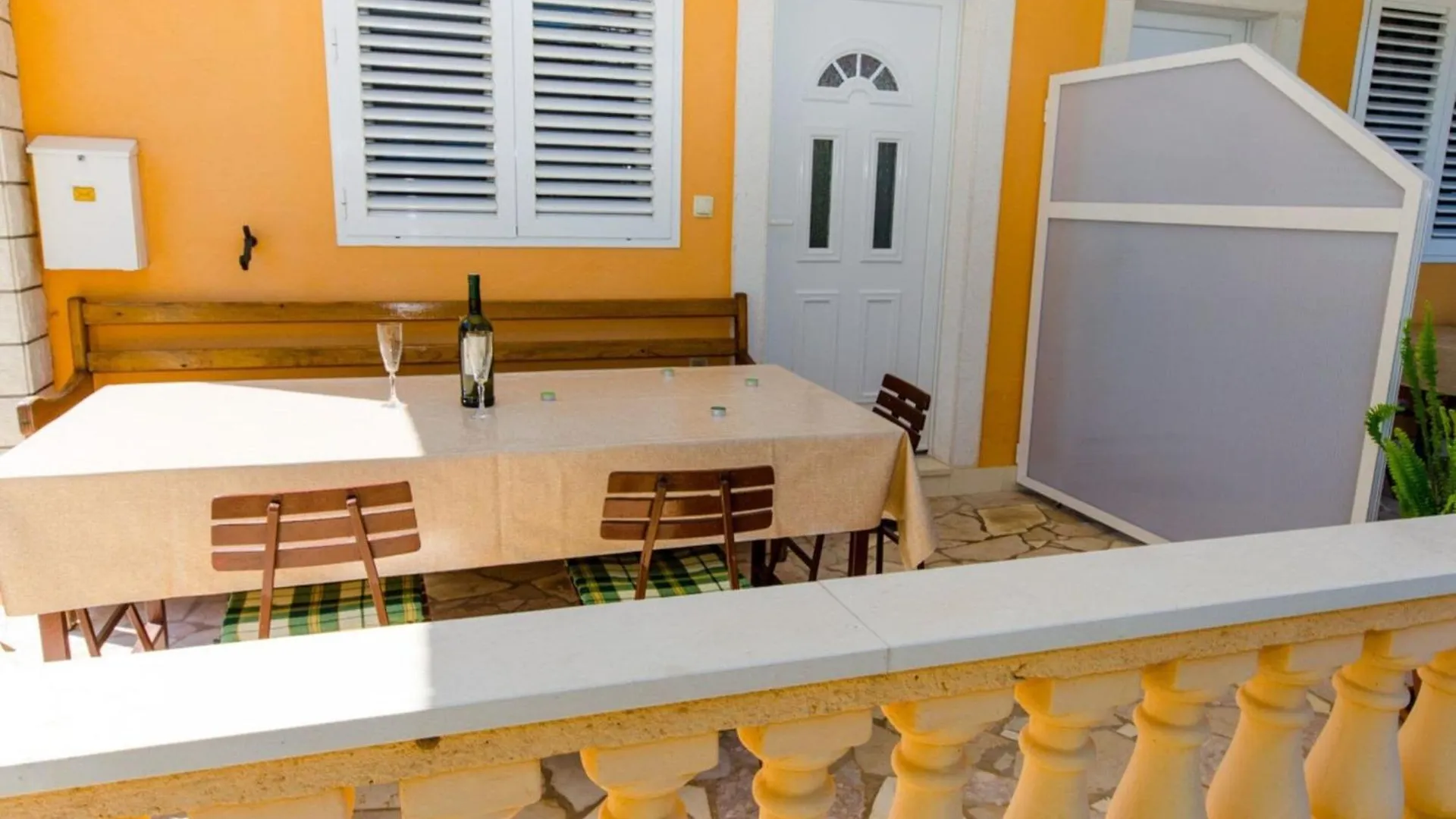 Apartments Ivana Tr -Two Bedroom Apartment With Terrace A1 Traù 0*,  Croazia