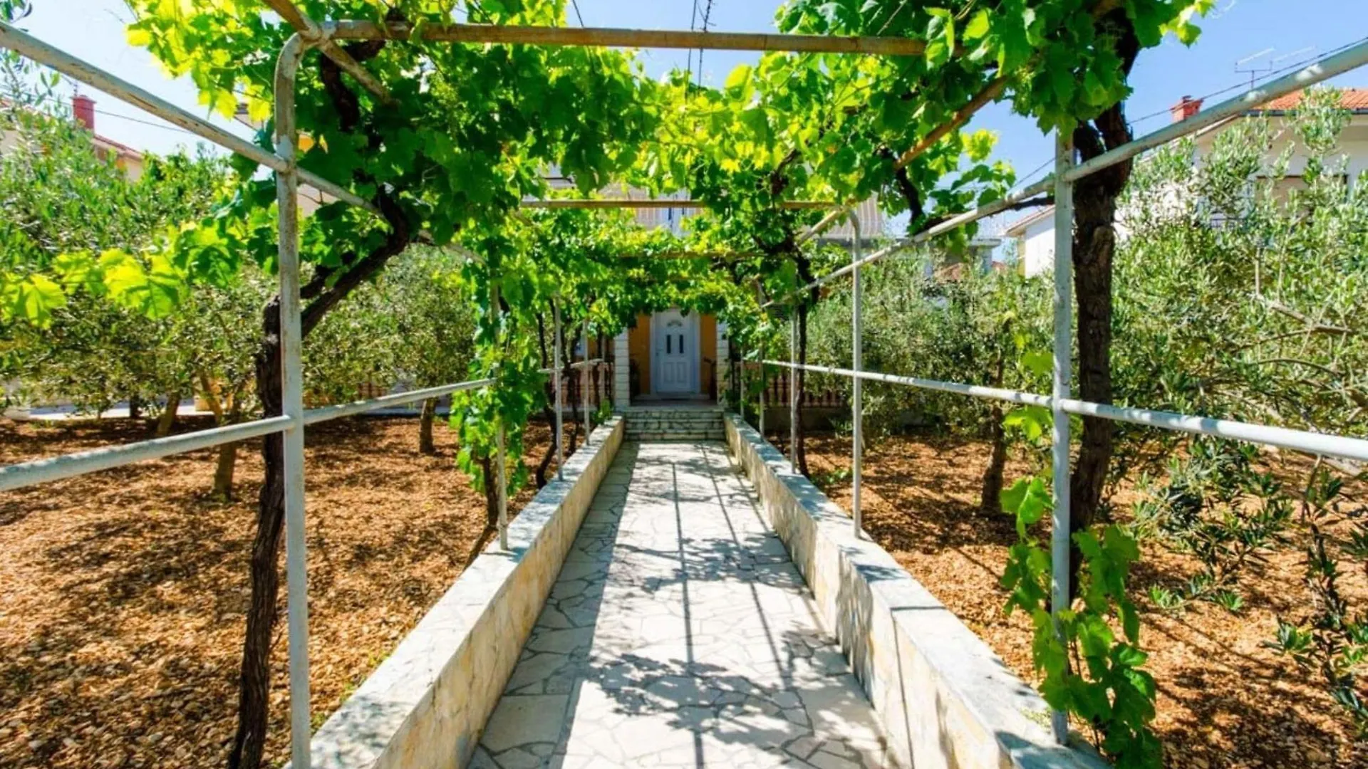 Apartments Ivana Tr -Two Bedroom Apartment With Terrace A1 Traù